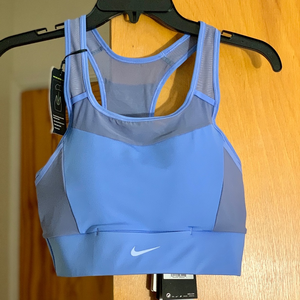 NWT Nike Medium-Support Sports Bra with Pocket